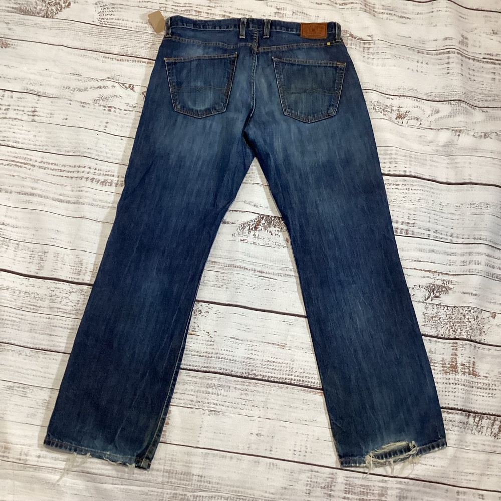 2136. Men’s Lucky Brand Dark Wash Distressed Jeans Size 34x30 EUC - Picture 3 of 3